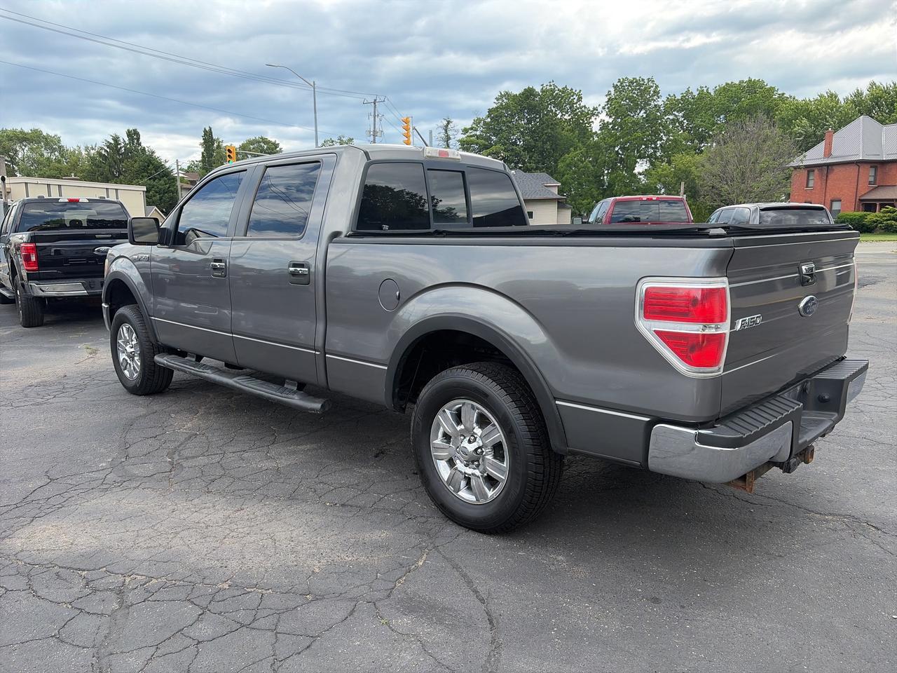 2010 Ford F-150 XLT- FULL CREW-TOW PACKAGE-BACK UP CAMERA Photo