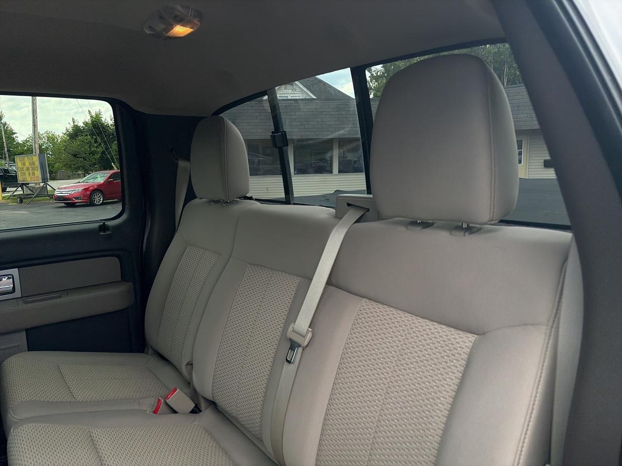 2010 Ford F-150 XLT- FULL CREW-TOW PACKAGE-BACK UP CAMERA Photo