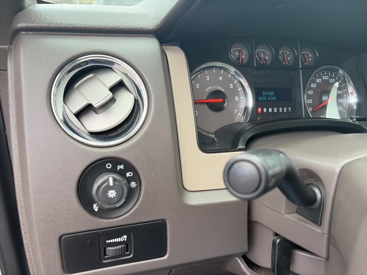 2010 Ford F-150 XLT- FULL CREW-TOW PACKAGE-BACK UP CAMERA Photo