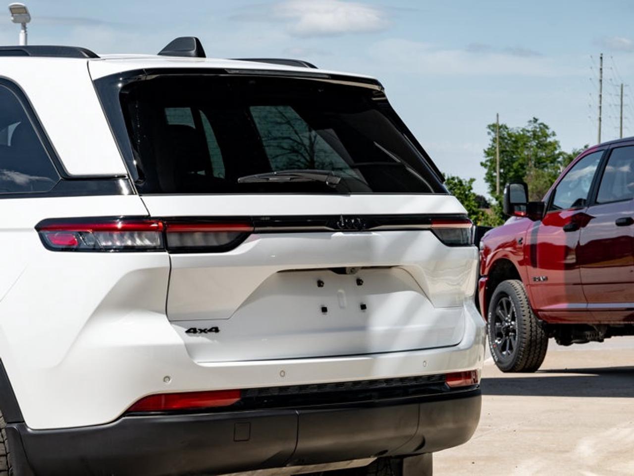 2024 Jeep Grand Cherokee Altitude Photo