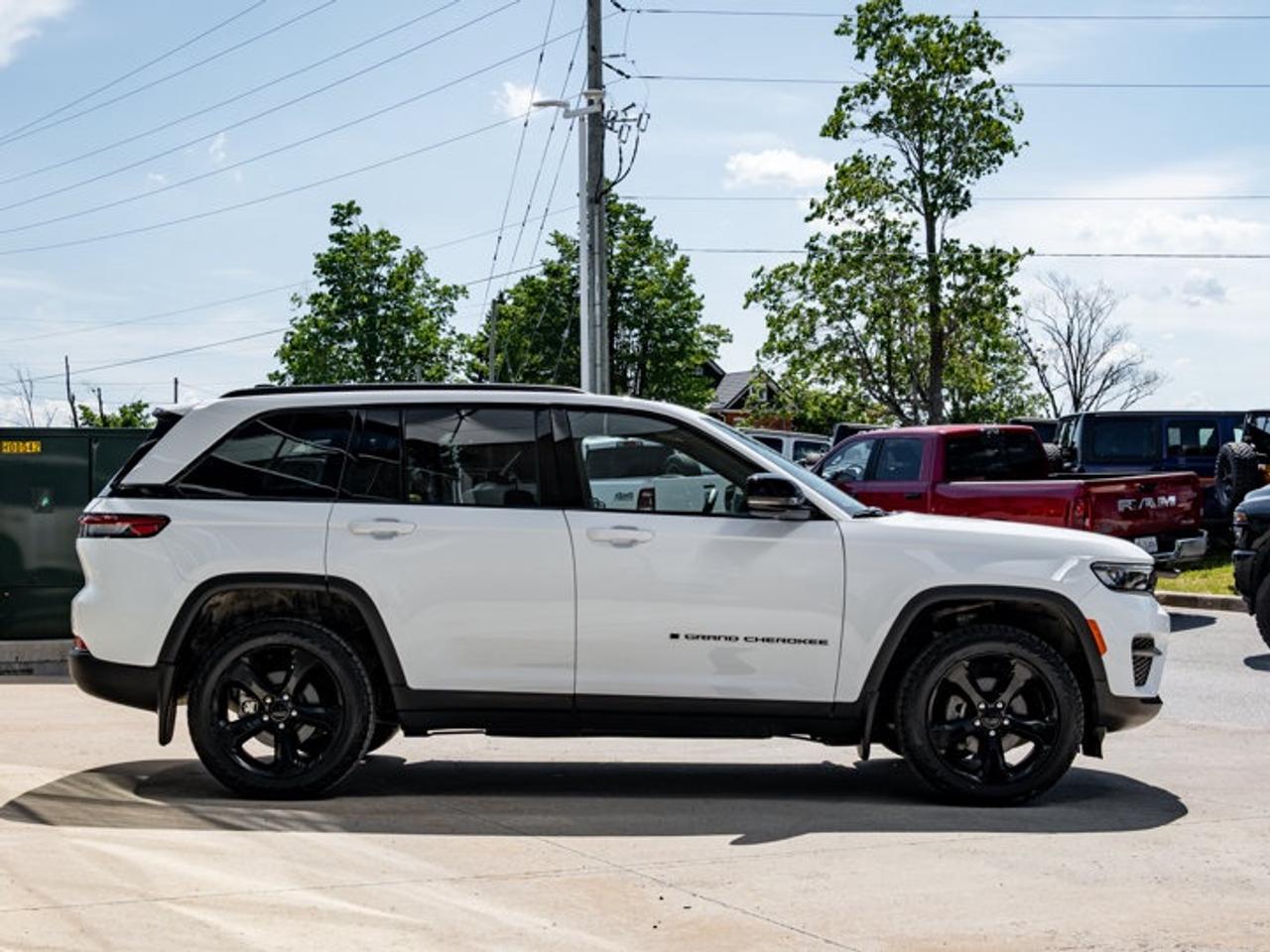 2024 Jeep Grand Cherokee Altitude Photo