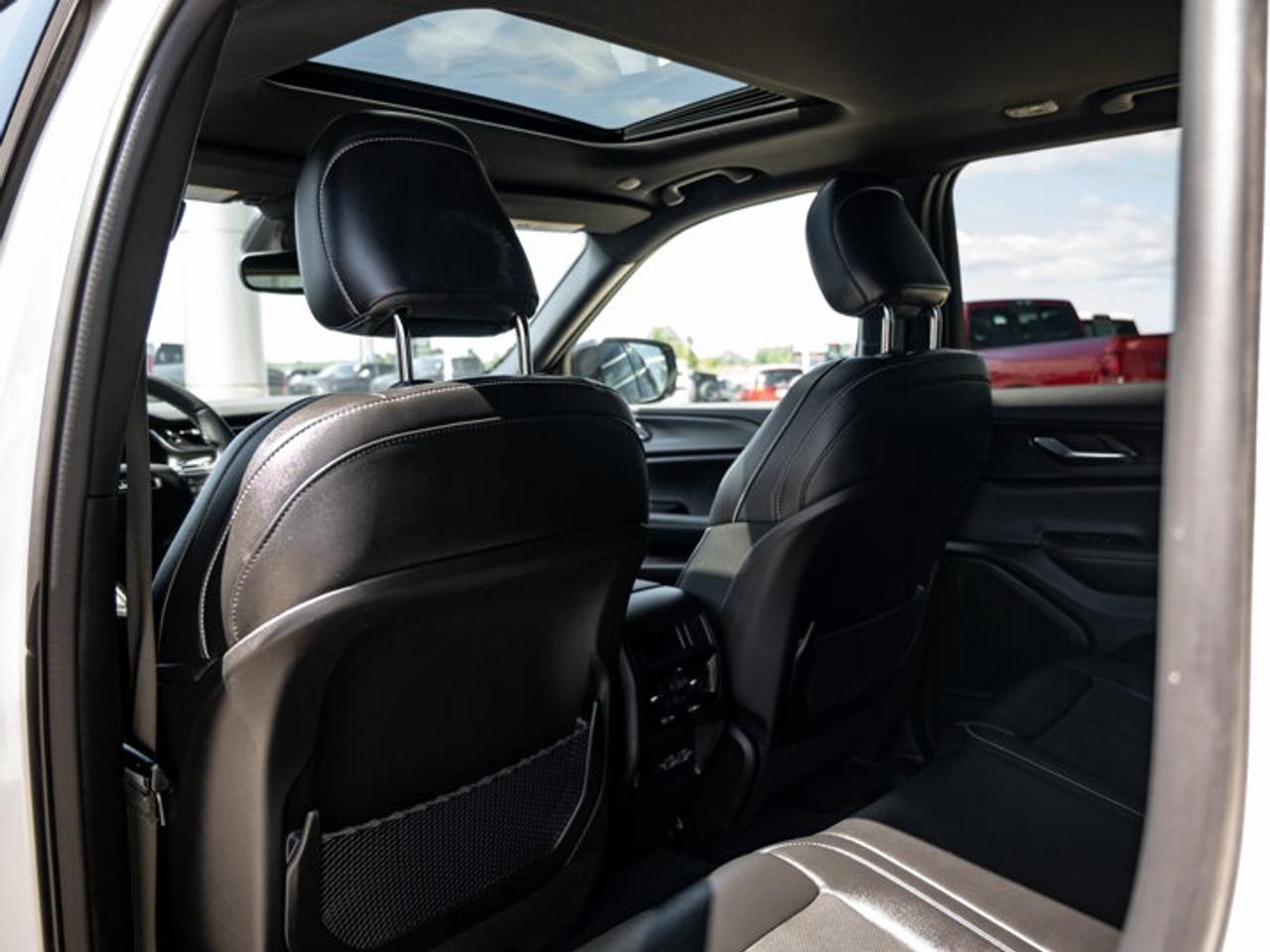 2024 Jeep Grand Cherokee Altitude Photo