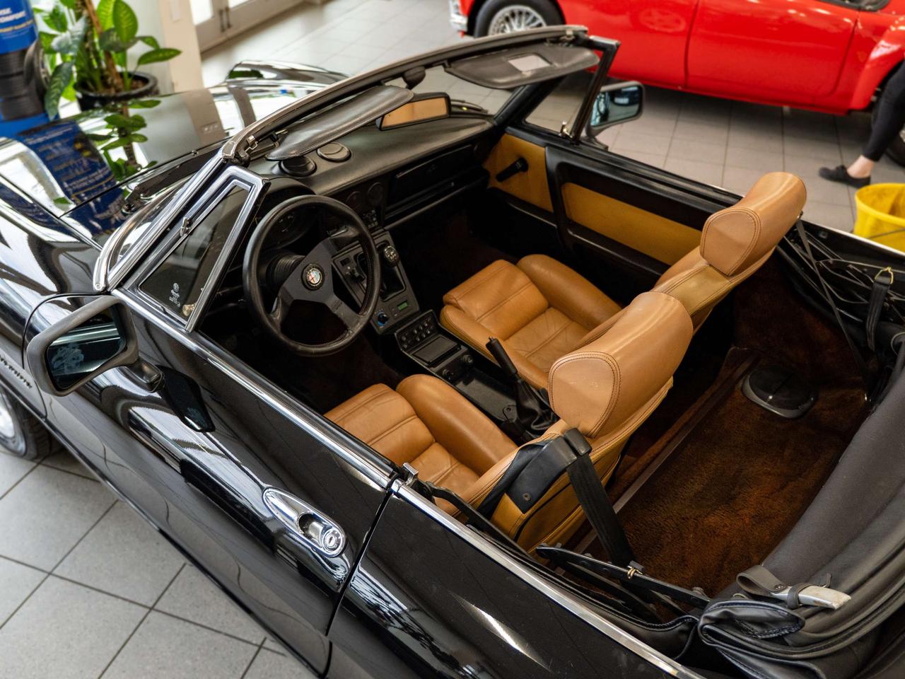 1989 Alfa Romeo Spider 2dr Coupe Veloce Photo