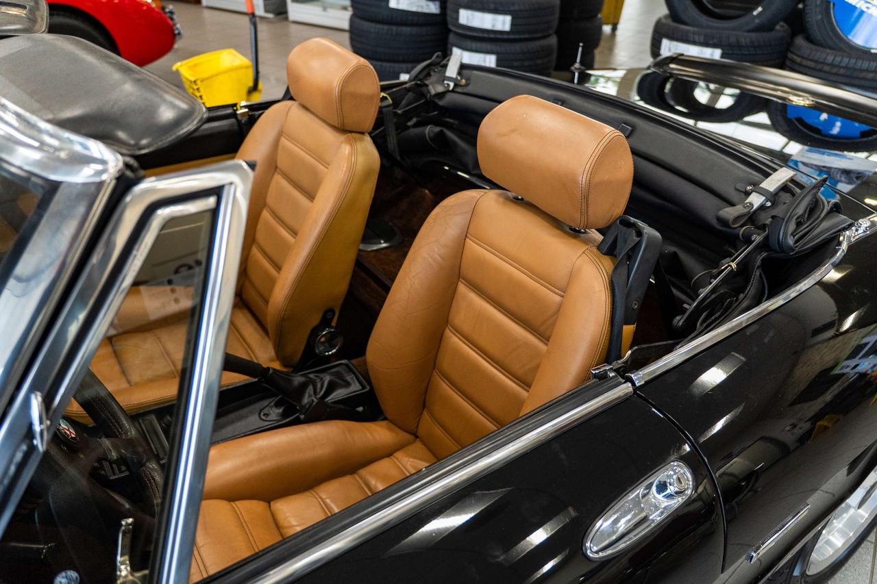 1989 Alfa Romeo Spider 2dr Coupe Veloce Photo