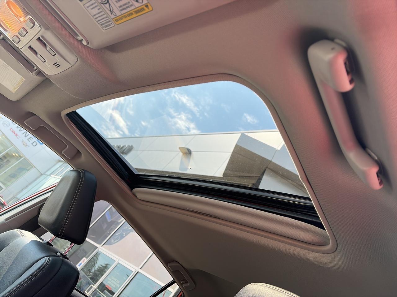 2015 Toyota RAV4 Limited AWD 80,052 KMS Photo