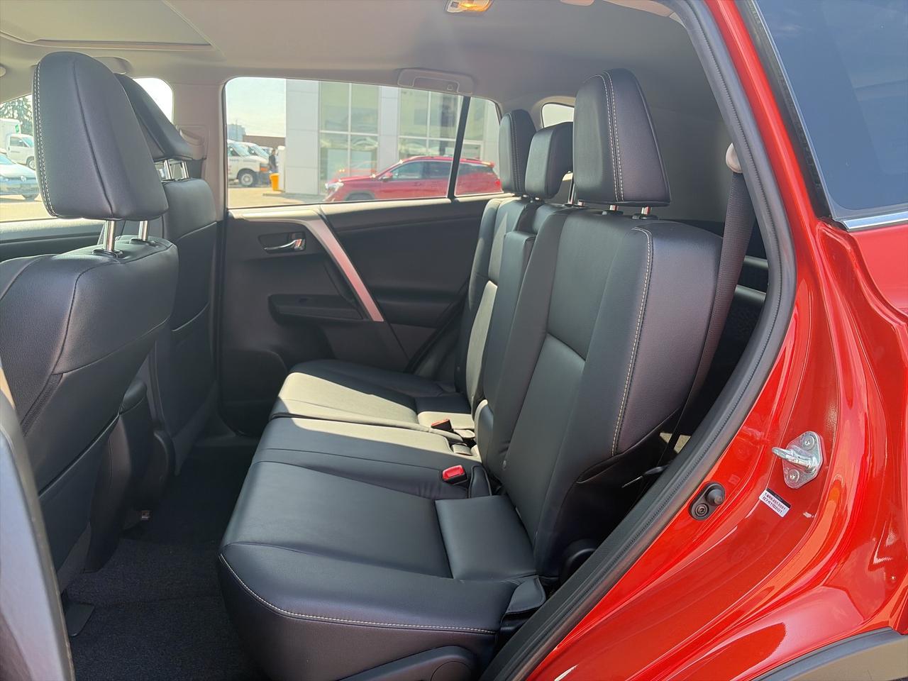 2015 Toyota RAV4 Limited AWD 80,052 KMS Photo