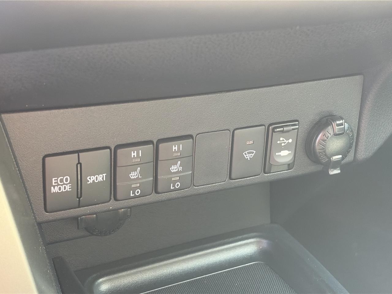 2015 Toyota RAV4 Limited AWD 80,052 KMS Photo