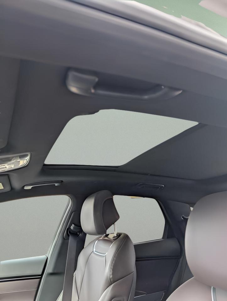 2023 Genesis GV70  Photo
