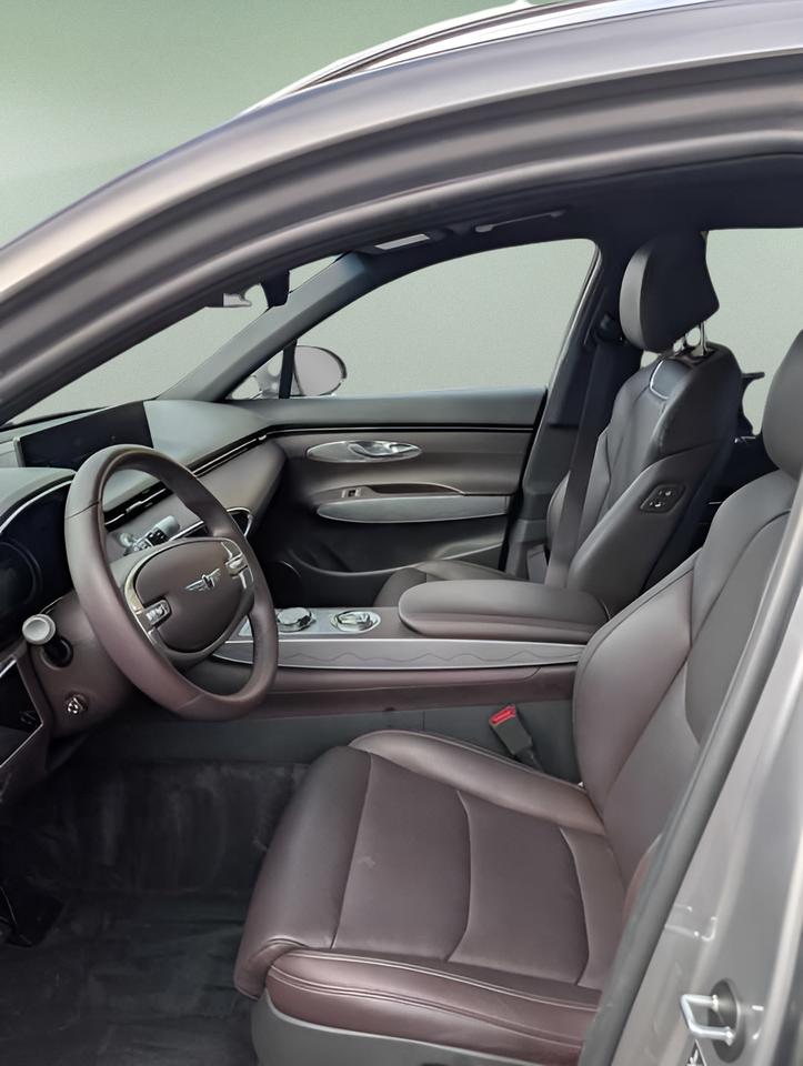 2023 Genesis GV70  Photo