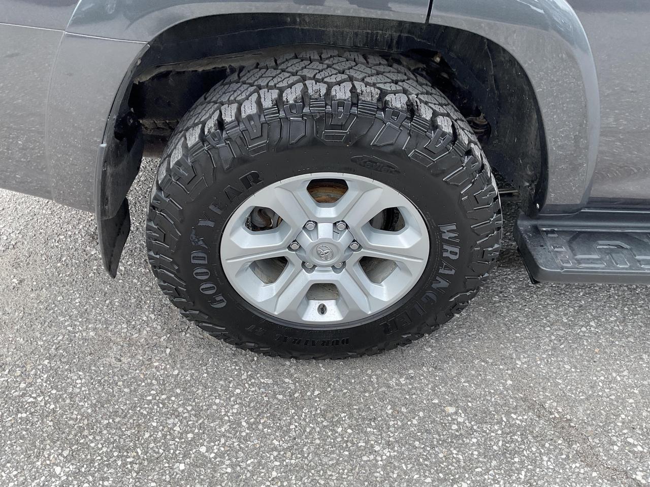 2023 Toyota 4Runner Base 4dr 4x4 Photo
