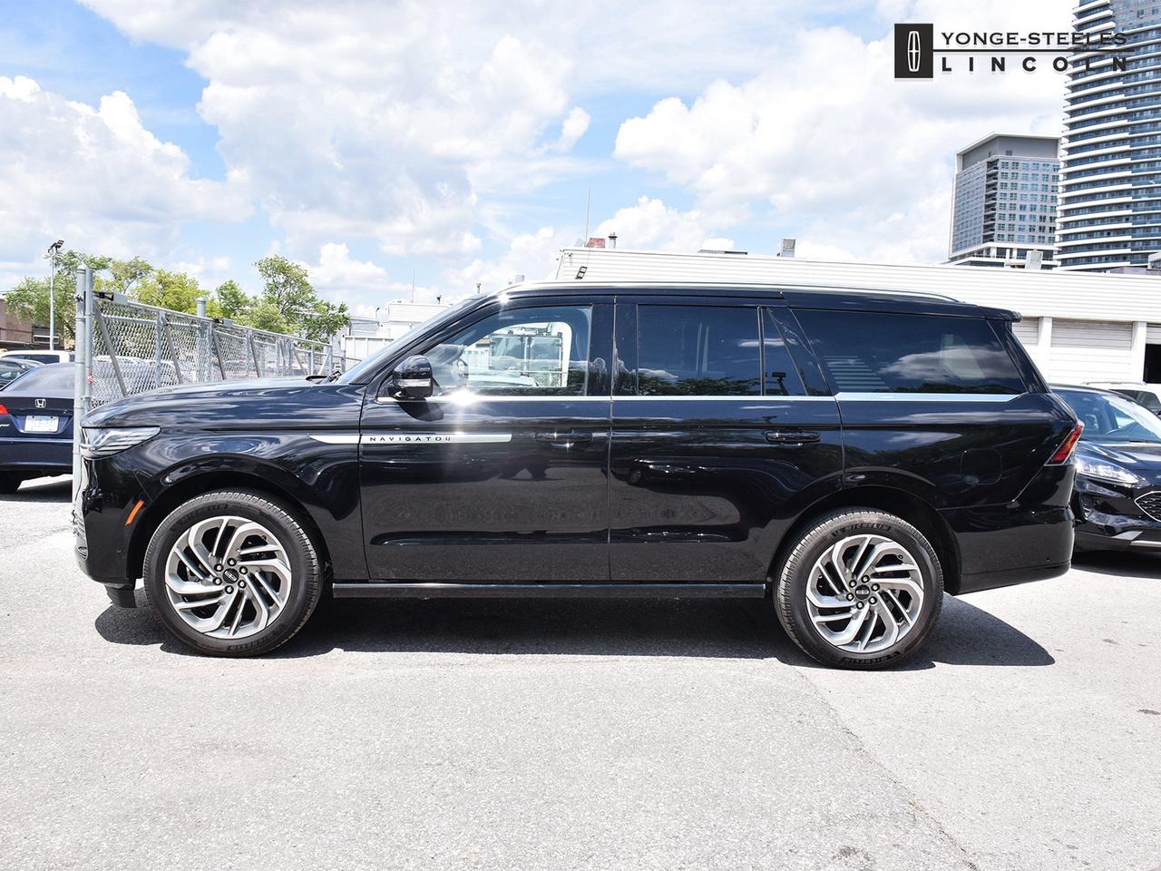 2025 Lincoln Navigator Reserve Photo