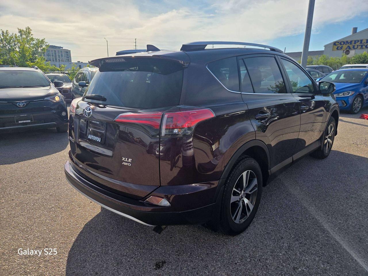 2016 Toyota RAV4 XLE Photo