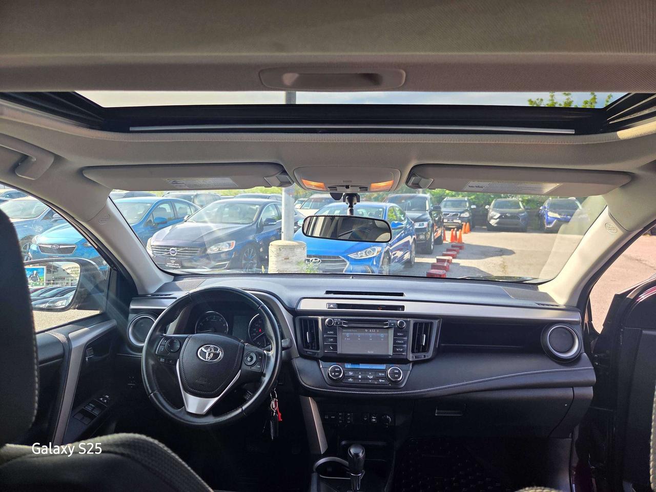 2016 Toyota RAV4 XLE Photo