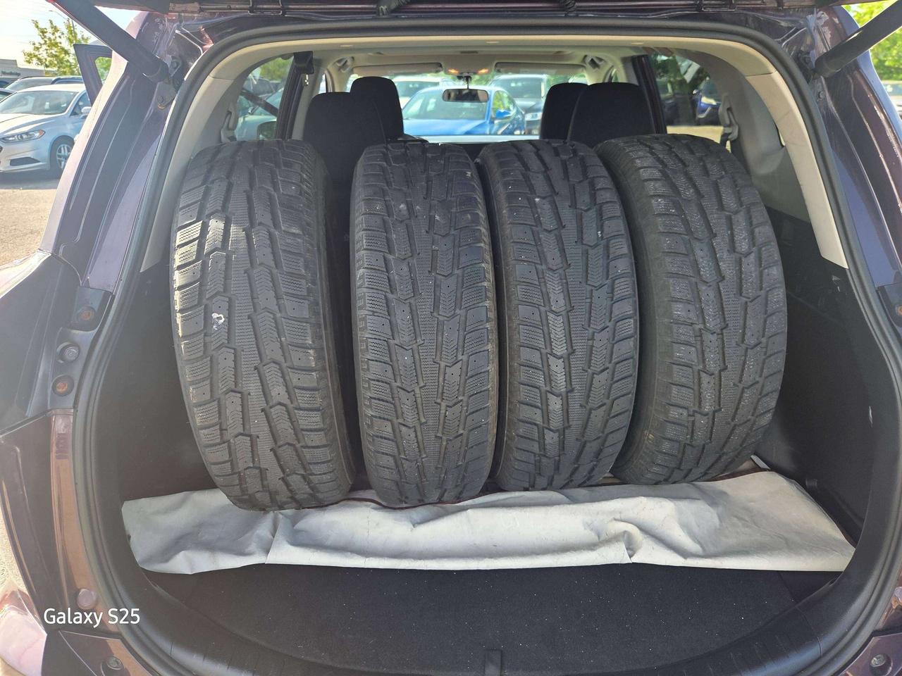 2016 Toyota RAV4 XLE Photo