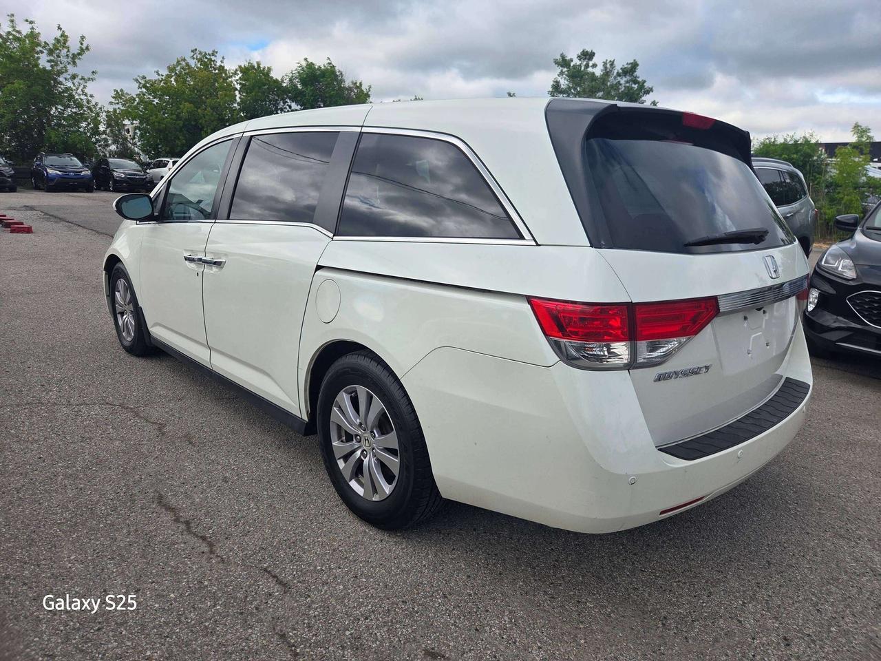 2017 Honda Odyssey EX-L Photo4