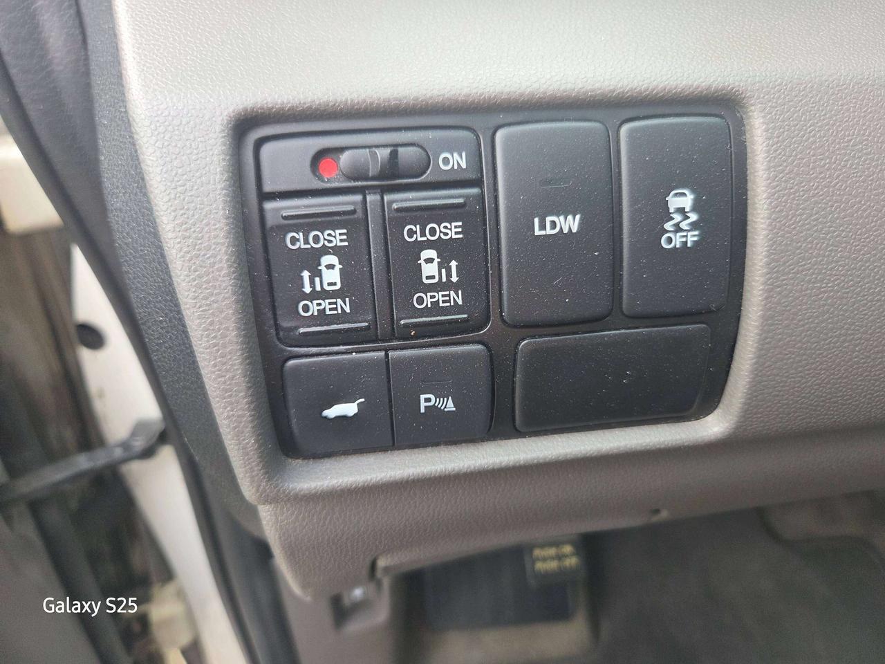 2017 Honda Odyssey EX-L Photo