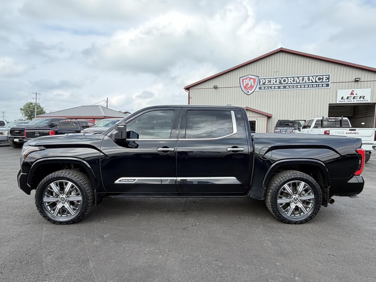 2022 Toyota Tundra 4x4 Crewmax Capstone Hybrid Photo3