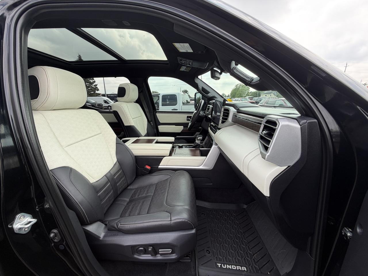 2022 Toyota Tundra 4x4 Crewmax Capstone Hybrid Photo