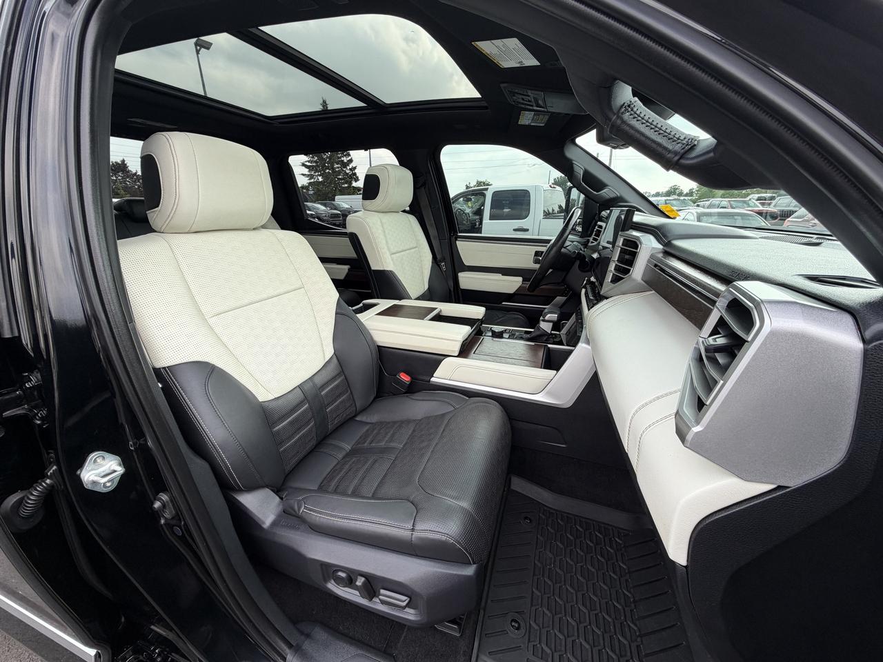 2022 Toyota Tundra 4x4 Crewmax Capstone Hybrid Photo