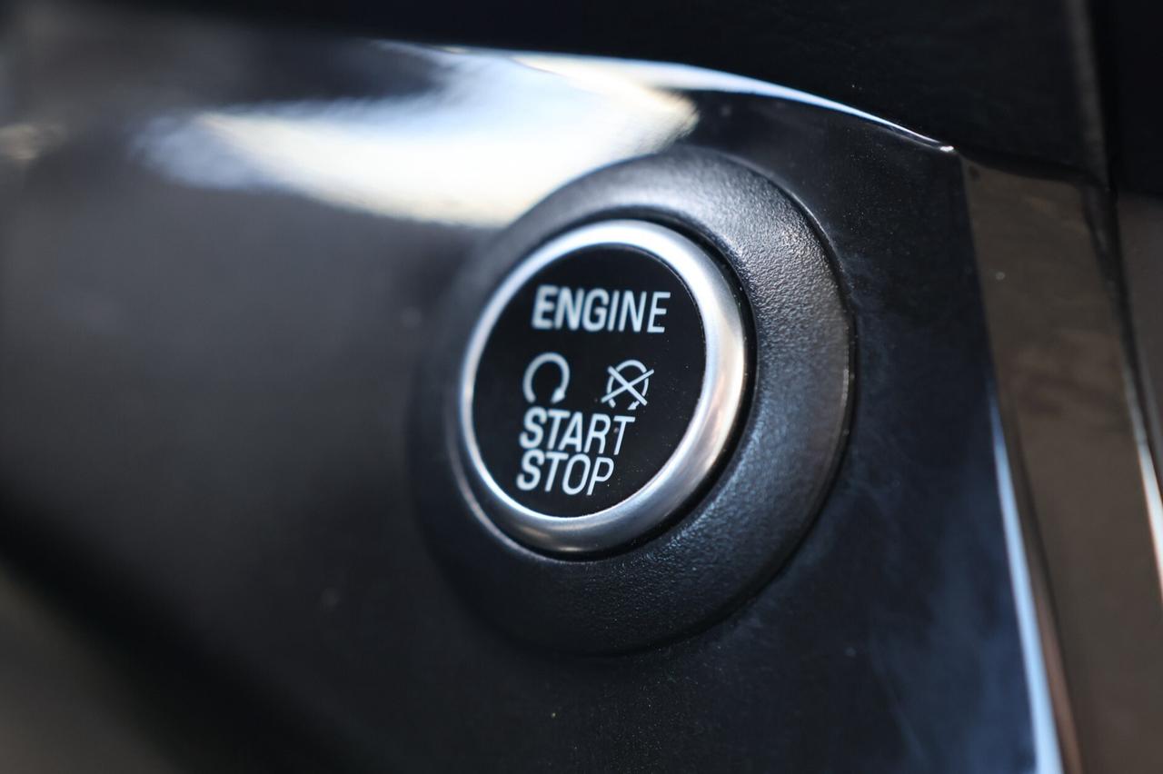 2017 Ford Escape TITANIUM-4WD-R STARTER/NAV/BCAM/P SENSORS/BLIS/LEA Photo