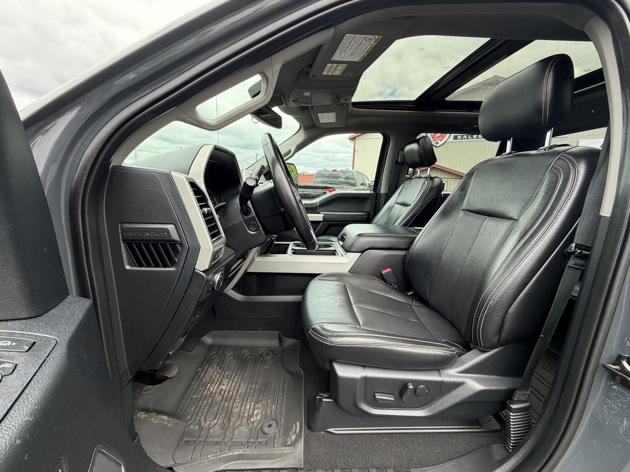 2021 Ford F-250 Lariat 4WD Crew Cab 6.75' Box Photo