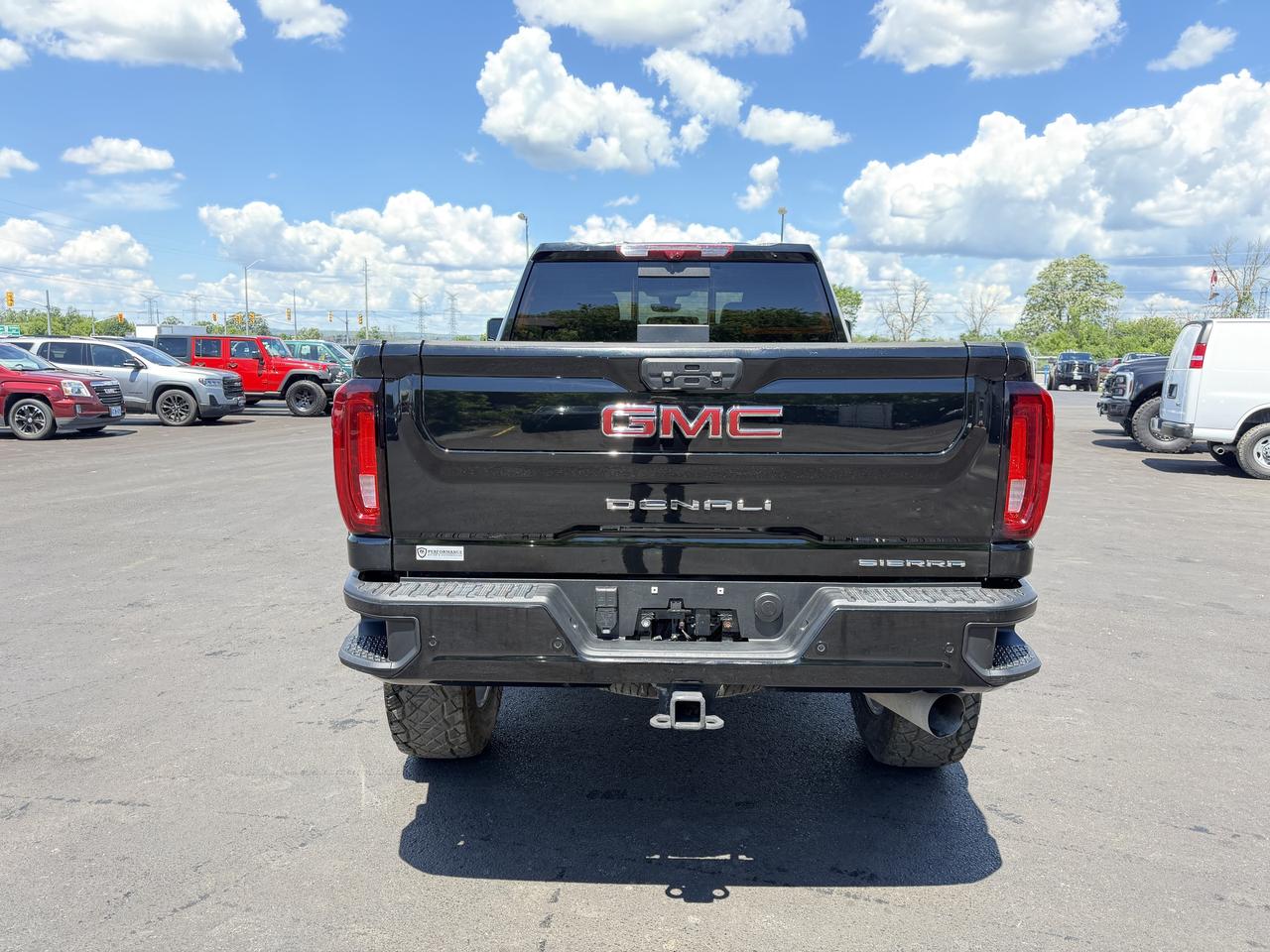 2023 GMC SIERRA 2500HD 4WD Crew Cab 159  Denali Photo