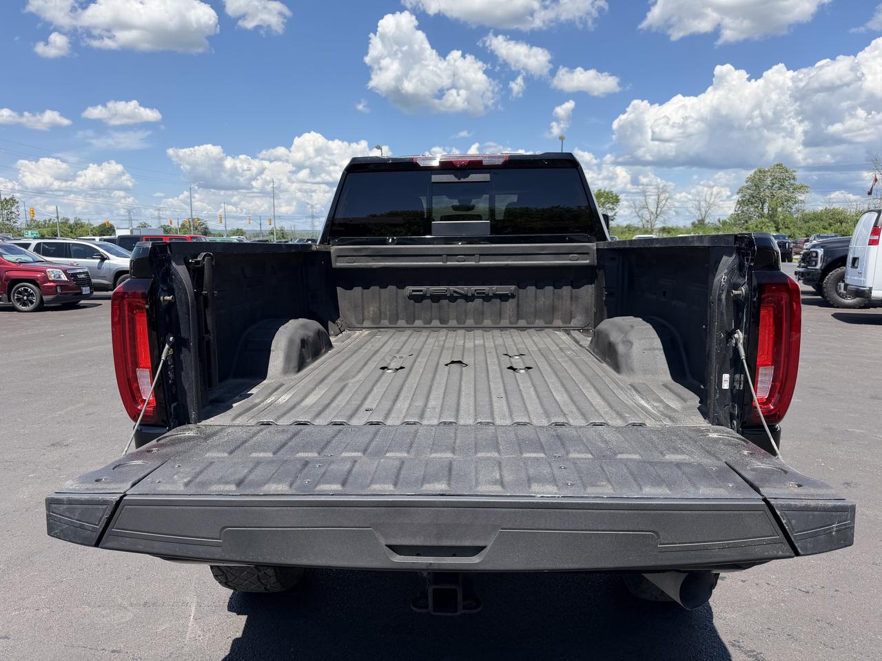 2023 GMC SIERRA 2500HD 4WD Crew Cab 159  Denali Photo