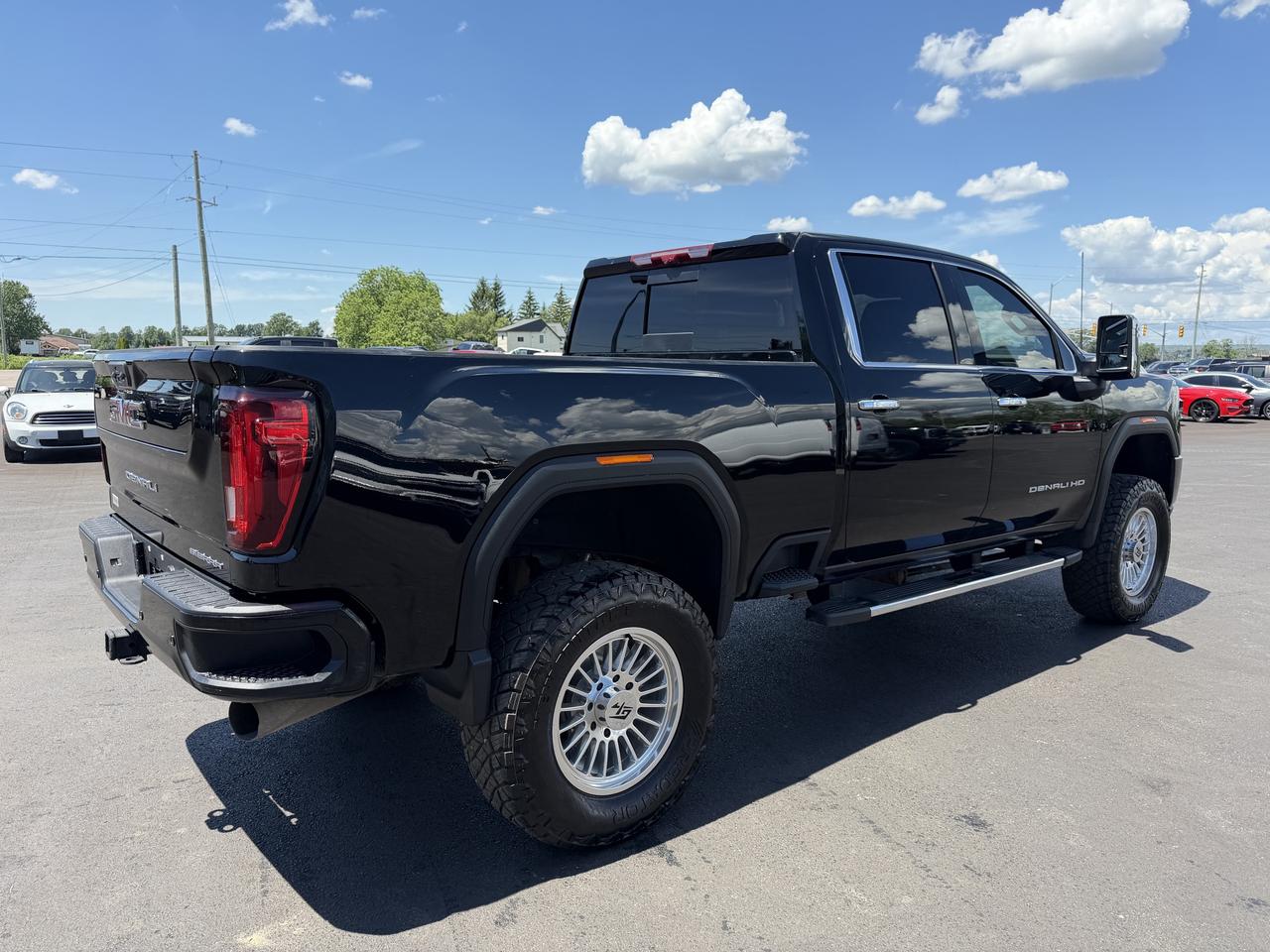 2023 GMC SIERRA 2500HD 4WD Crew Cab 159  Denali Photo