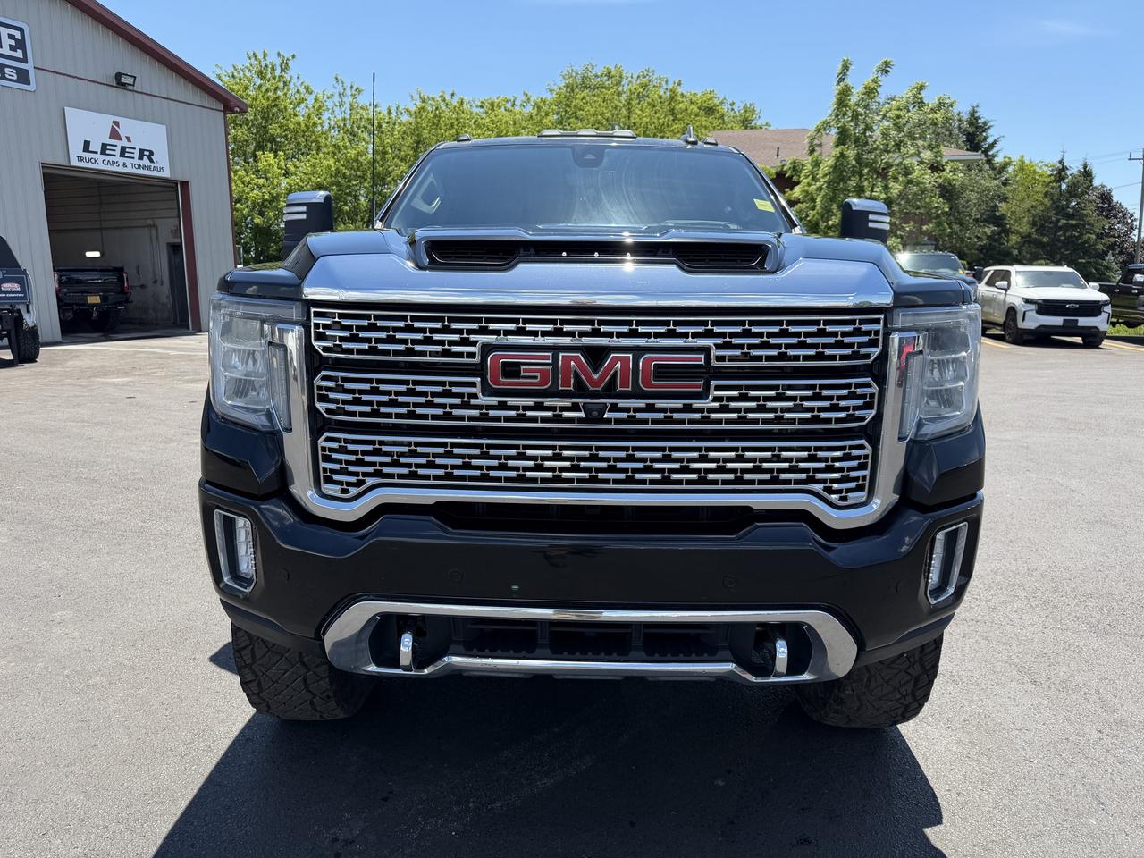 2023 GMC SIERRA 2500HD 4WD Crew Cab 159  Denali Photo