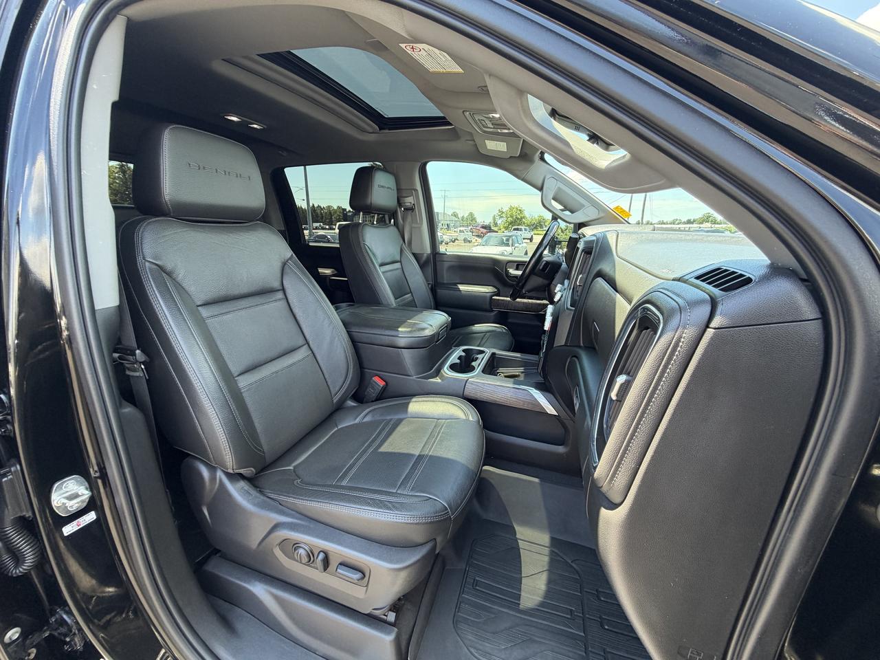 2023 GMC SIERRA 2500HD 4WD Crew Cab 159  Denali Photo