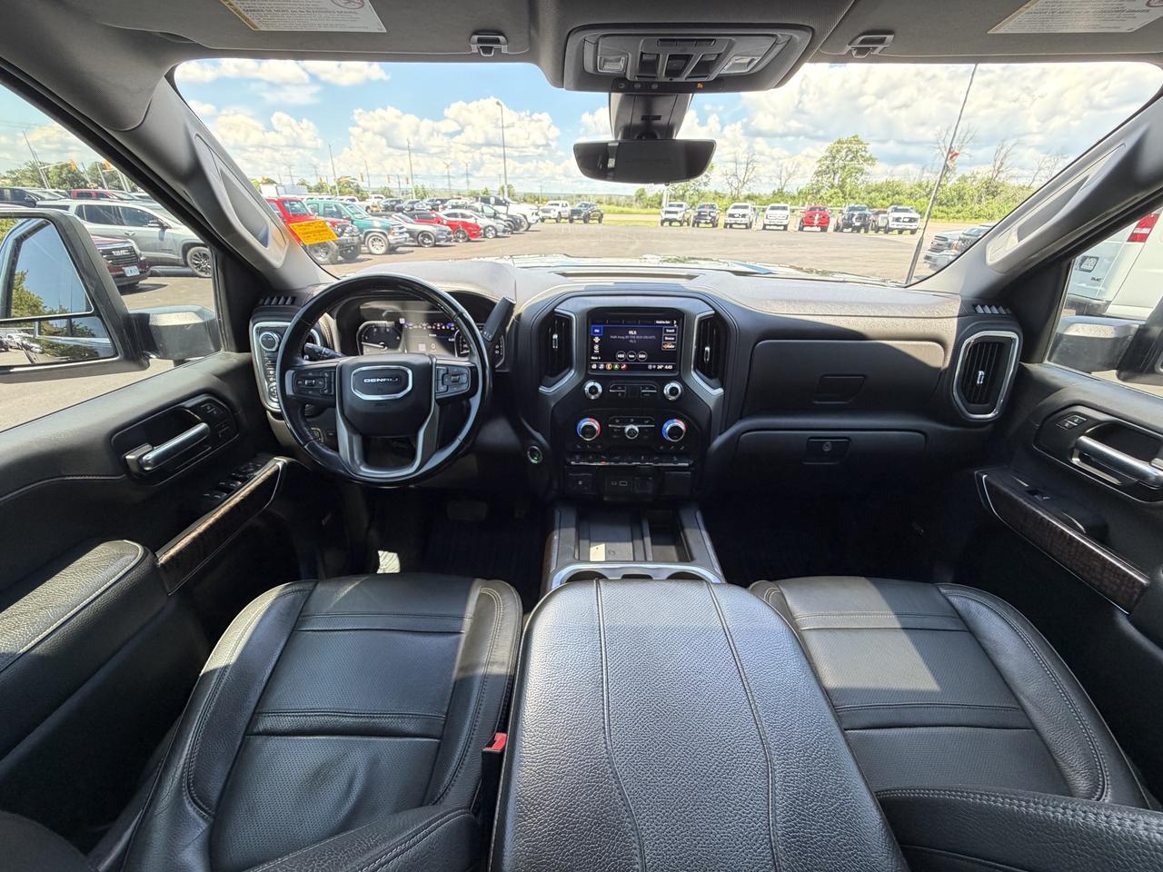 2023 GMC SIERRA 2500HD 4WD Crew Cab 159  Denali Photo