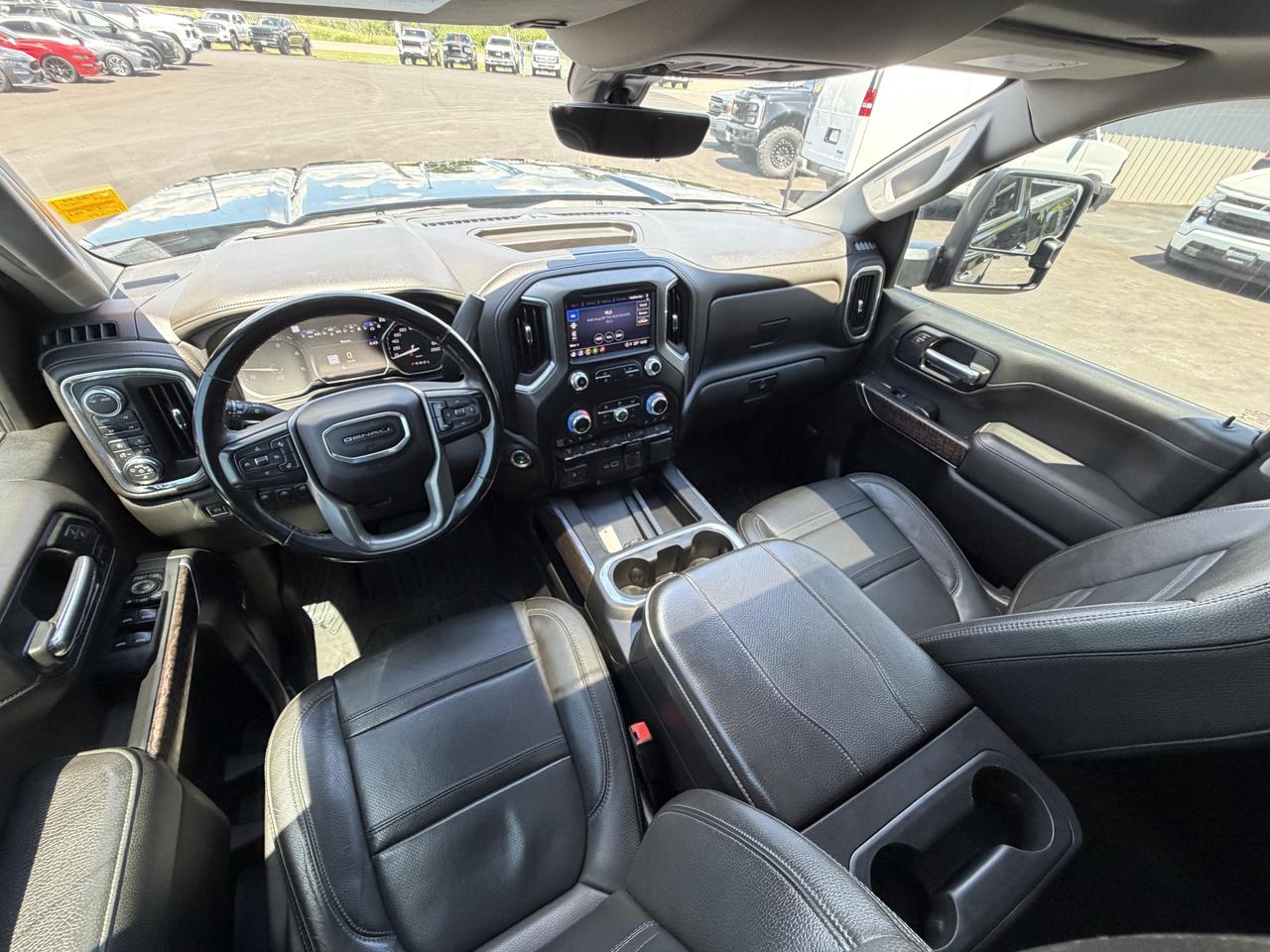 2023 GMC SIERRA 2500HD 4WD Crew Cab 159  Denali Photo
