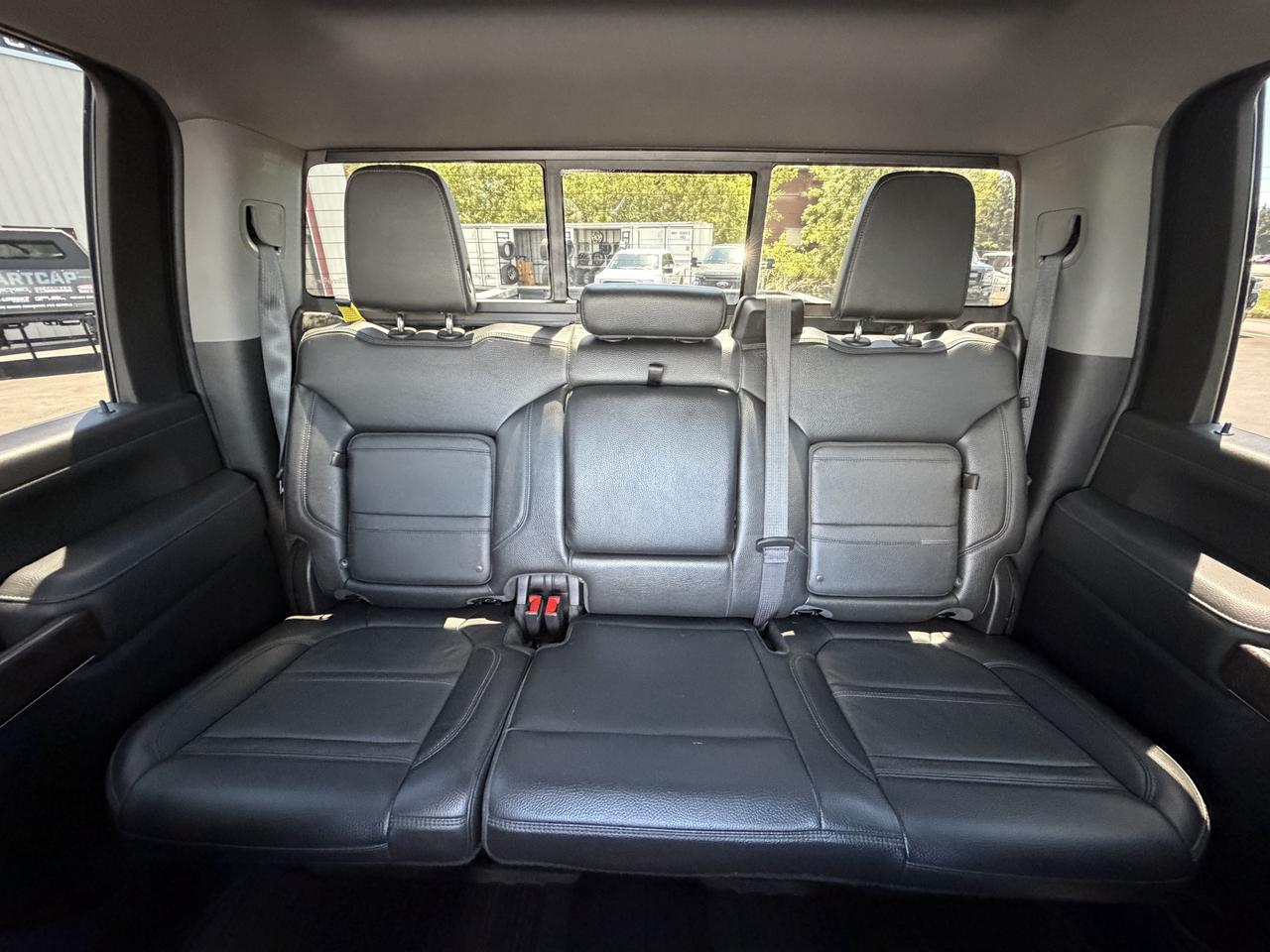 2023 GMC SIERRA 2500HD 4WD Crew Cab 159  Denali Photo