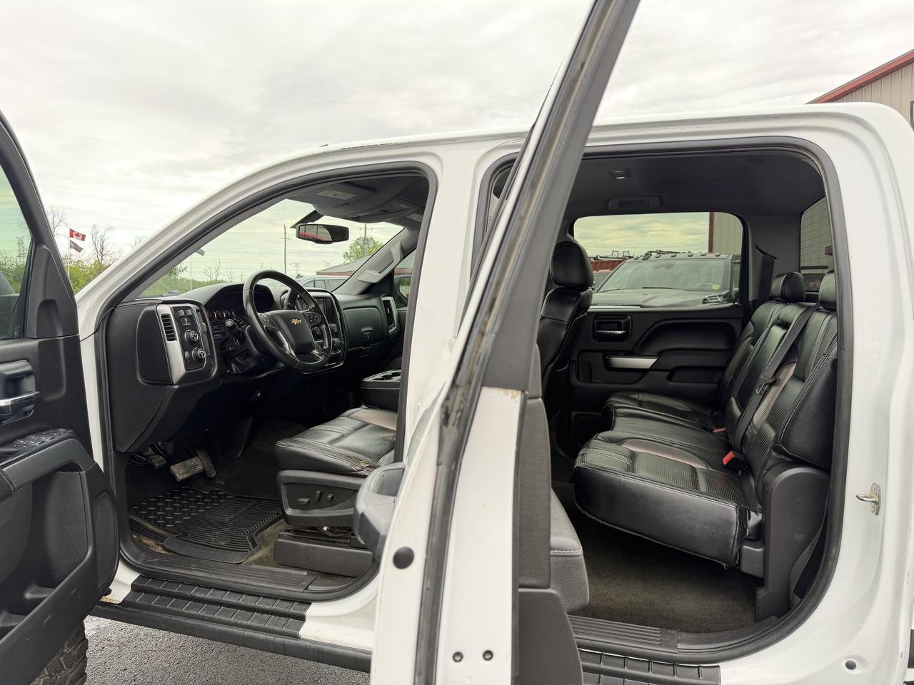 2014 Chevrolet Silverado 1500 4WD Crew Cab Short Box LT w-1LT Photo