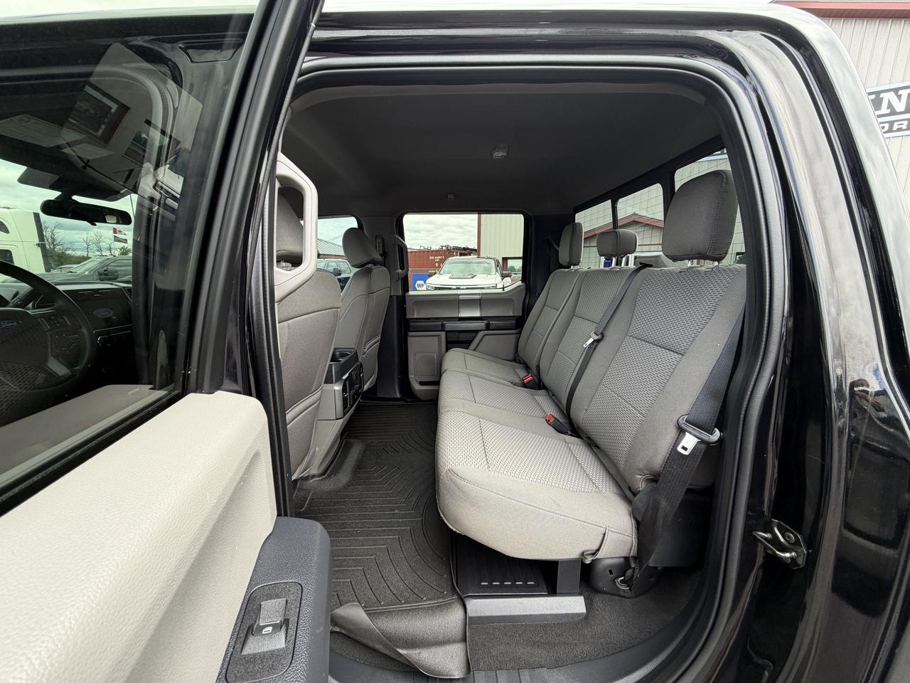 2022 Ford F-250 XLT 4WD Photo