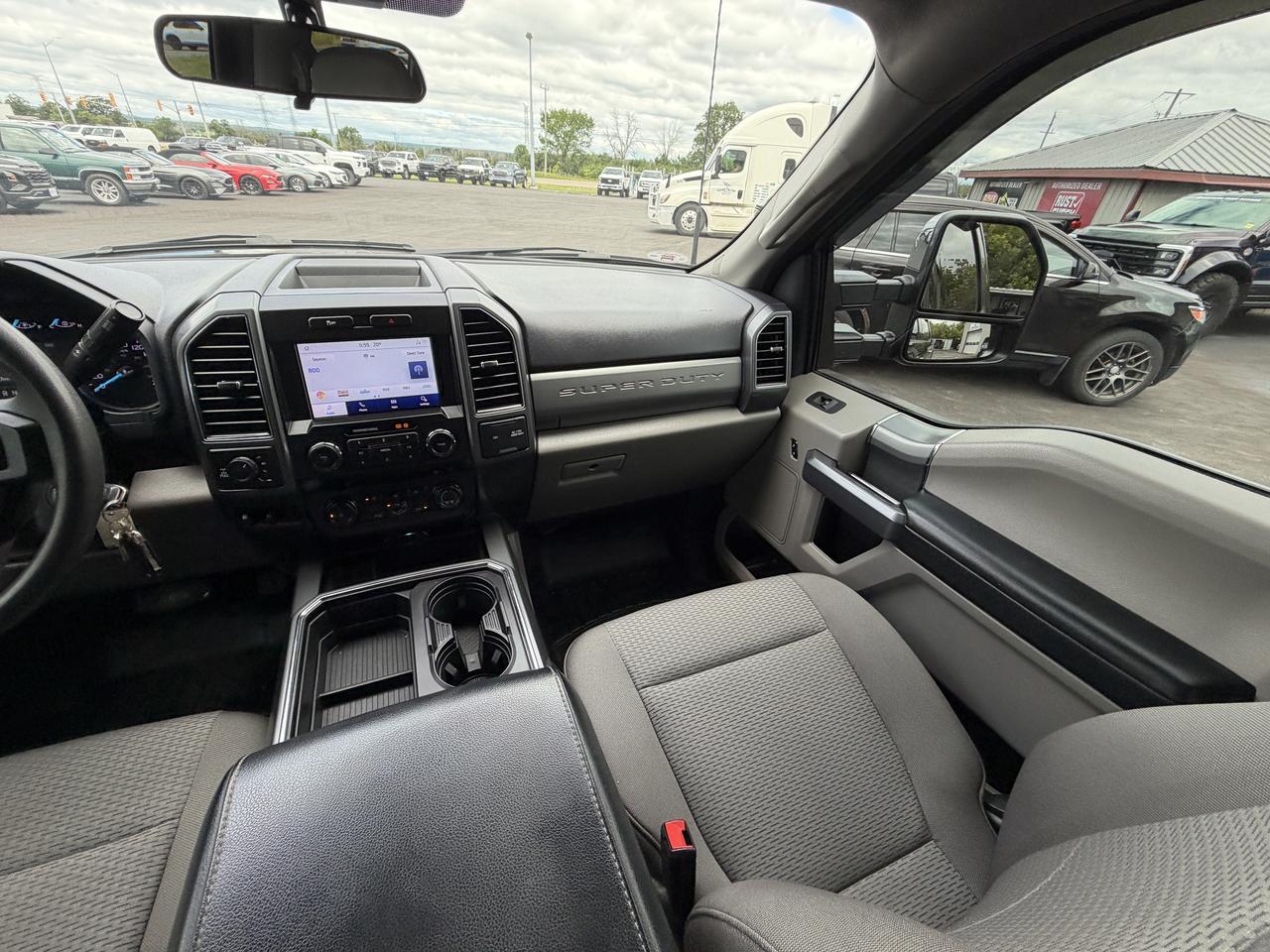 2022 Ford F-250 XLT 4WD Photo