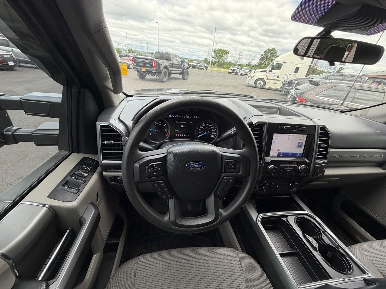 2022 Ford F-250 XLT 4WD Photo