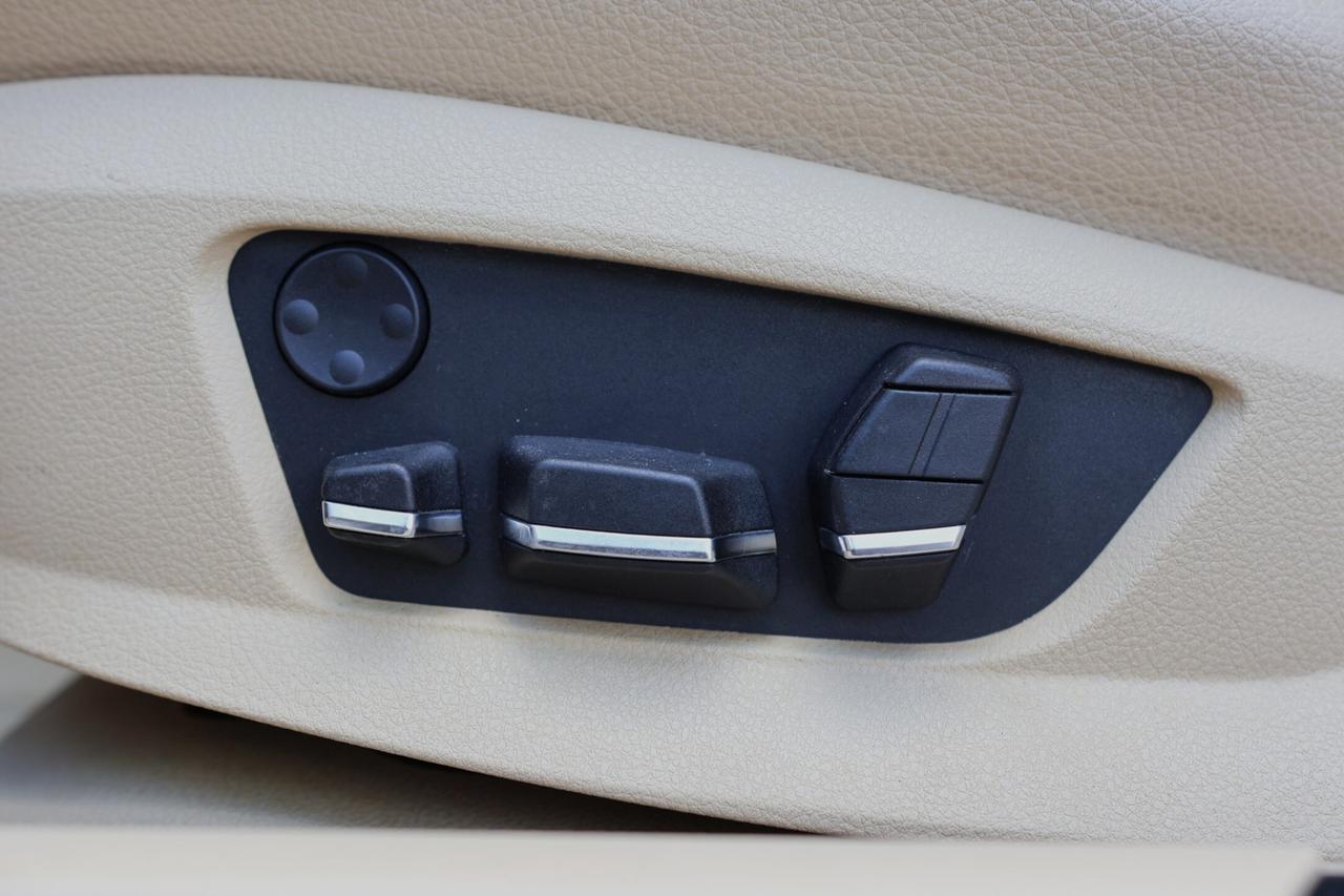 2011 BMW 5 Series 535i xDRIVE-AWD/NAV/PARKING SNSR/BRAKE HOLD/LEATHE Photo