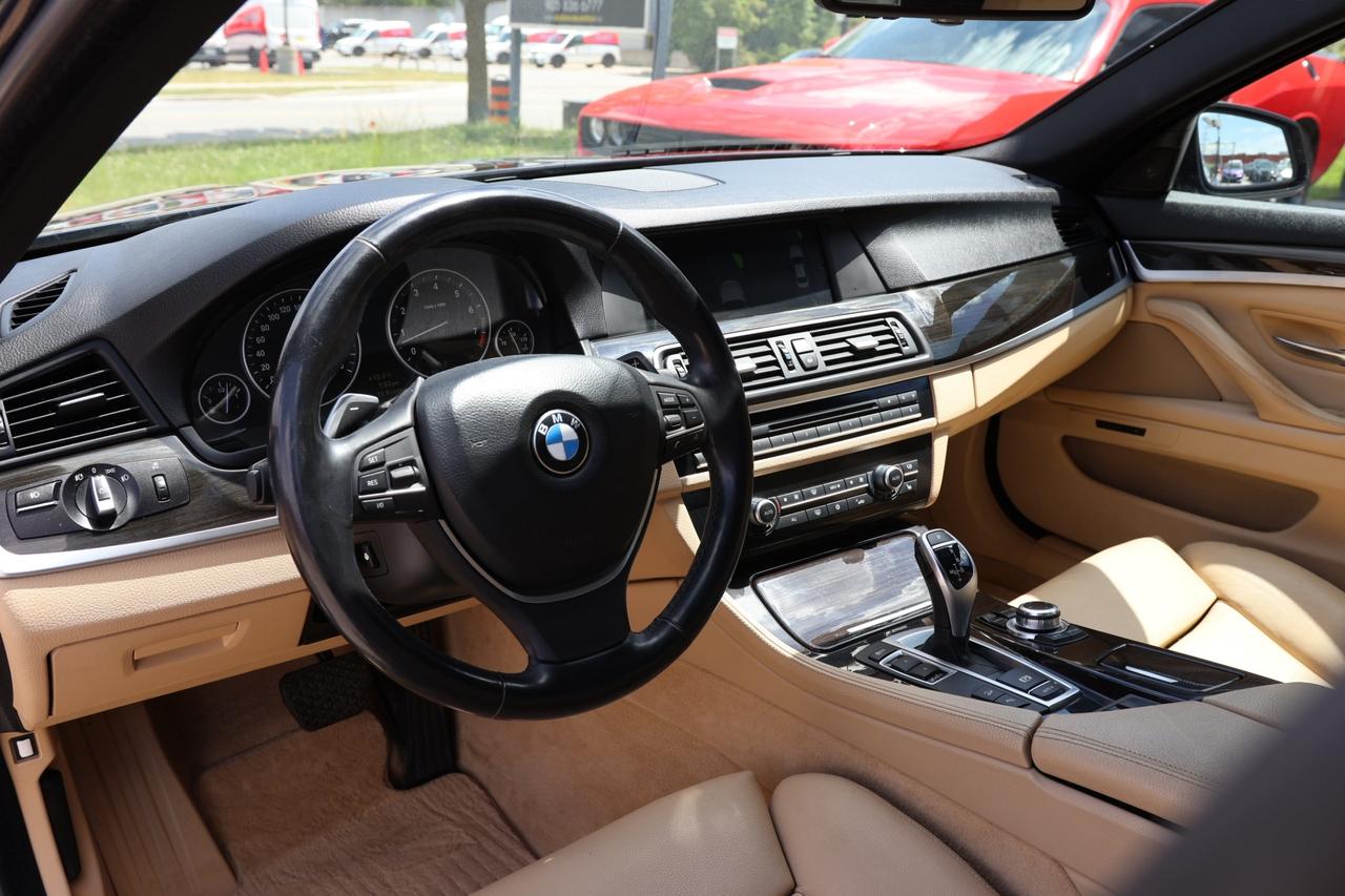 2011 BMW 5 Series 535i xDRIVE-AWD/NAV/PARKING SNSR/BRAKE HOLD/LEATHE Photo