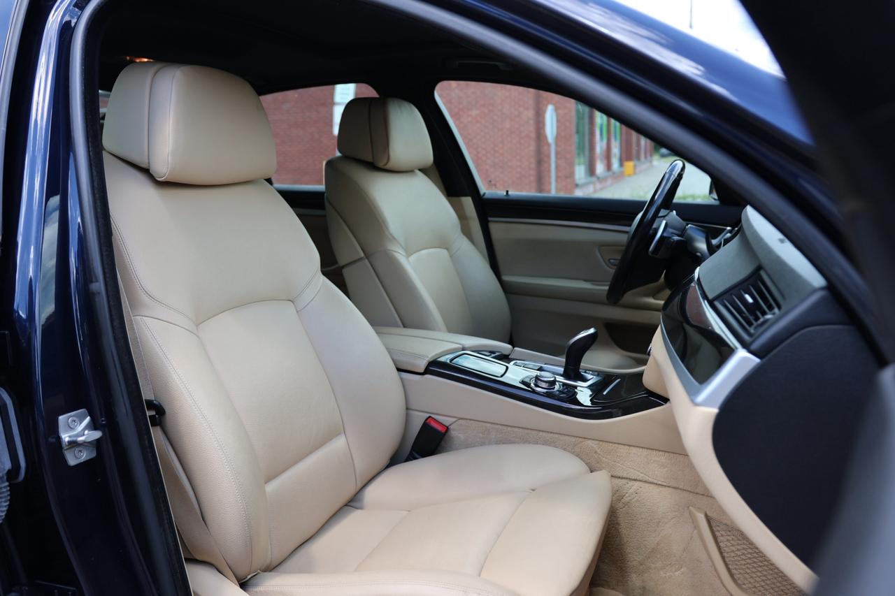 2011 BMW 5 Series 535i xDRIVE-AWD/NAV/PARKING SNSR/BRAKE HOLD/LEATHE Photo