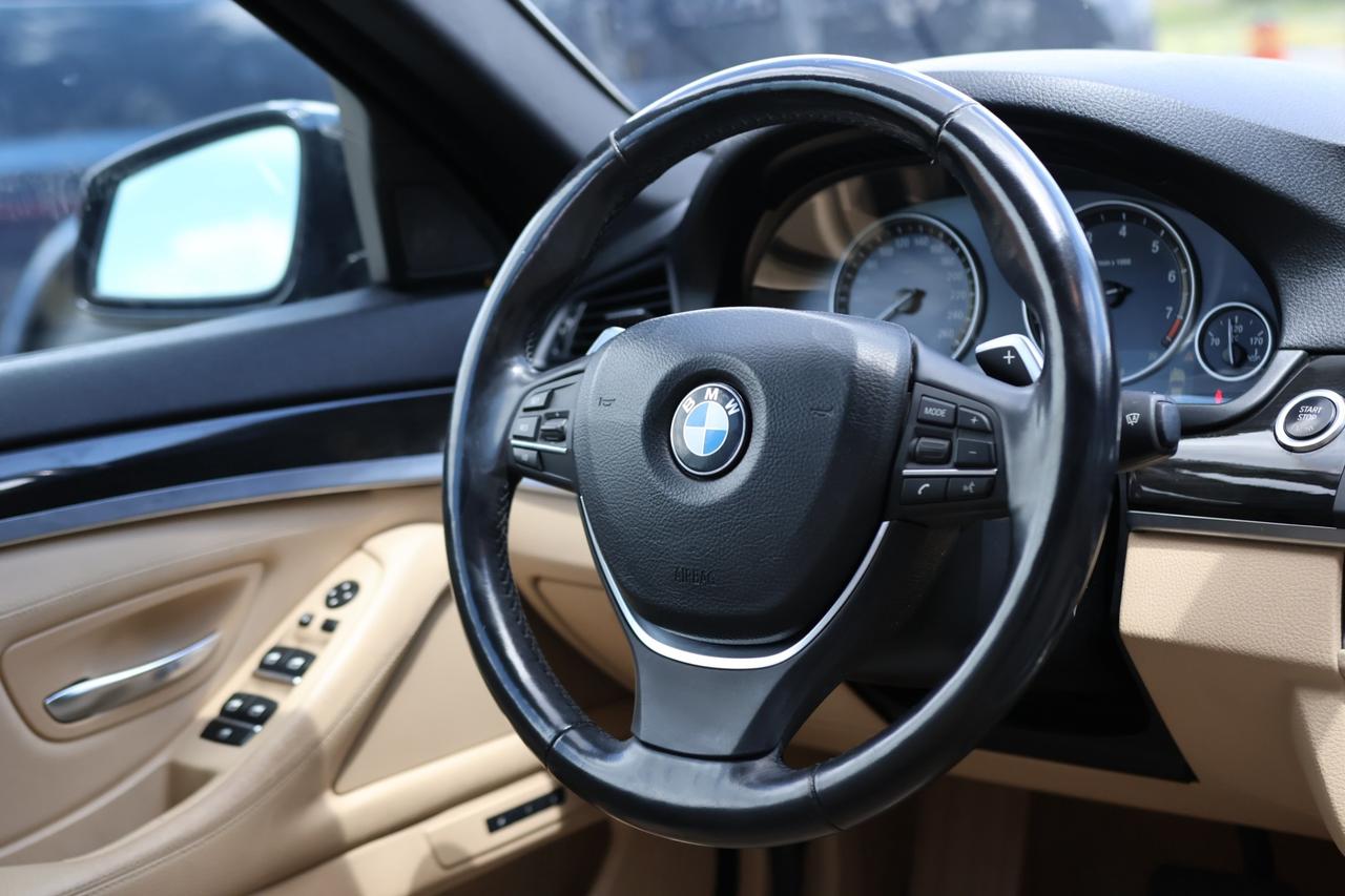 2011 BMW 5 Series 535i xDRIVE-AWD/NAV/PARKING SNSR/BRAKE HOLD/LEATHE Photo