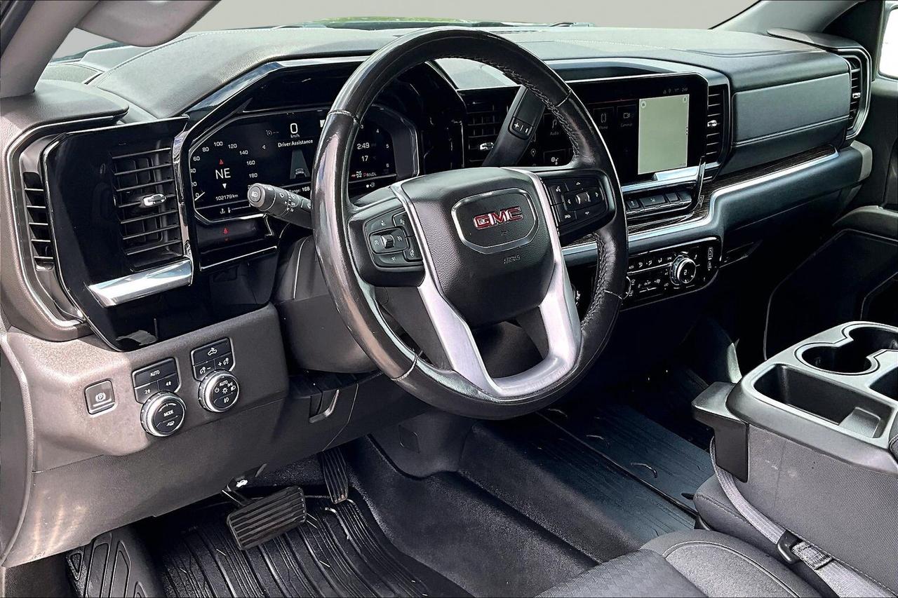 2022 GMC Sierra 1500 ELEVATION 4WD   CLEAN CARFAX   1 OWNER   BEDLINER Photo