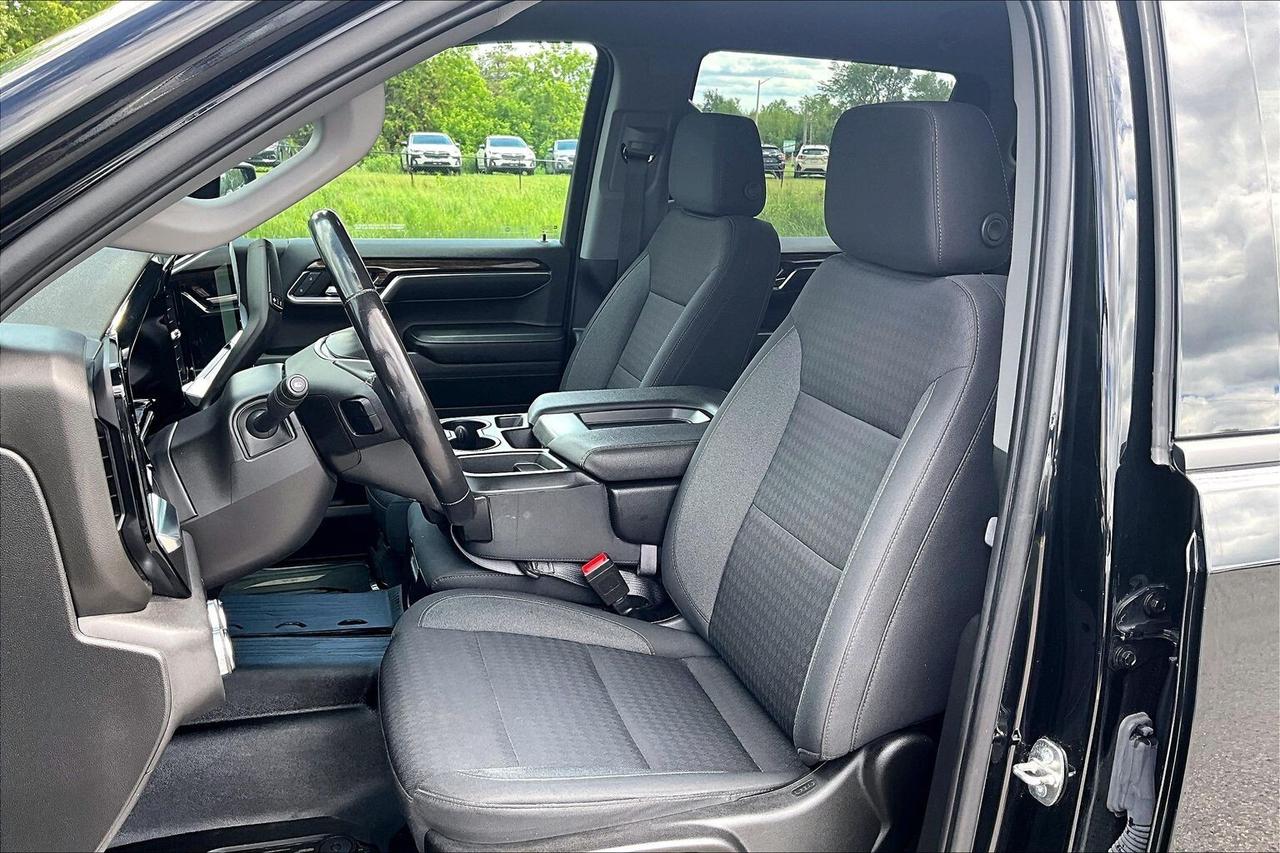 2022 GMC Sierra 1500 ELEVATION 4WD   CLEAN CARFAX   1 OWNER   BEDLINER Photo