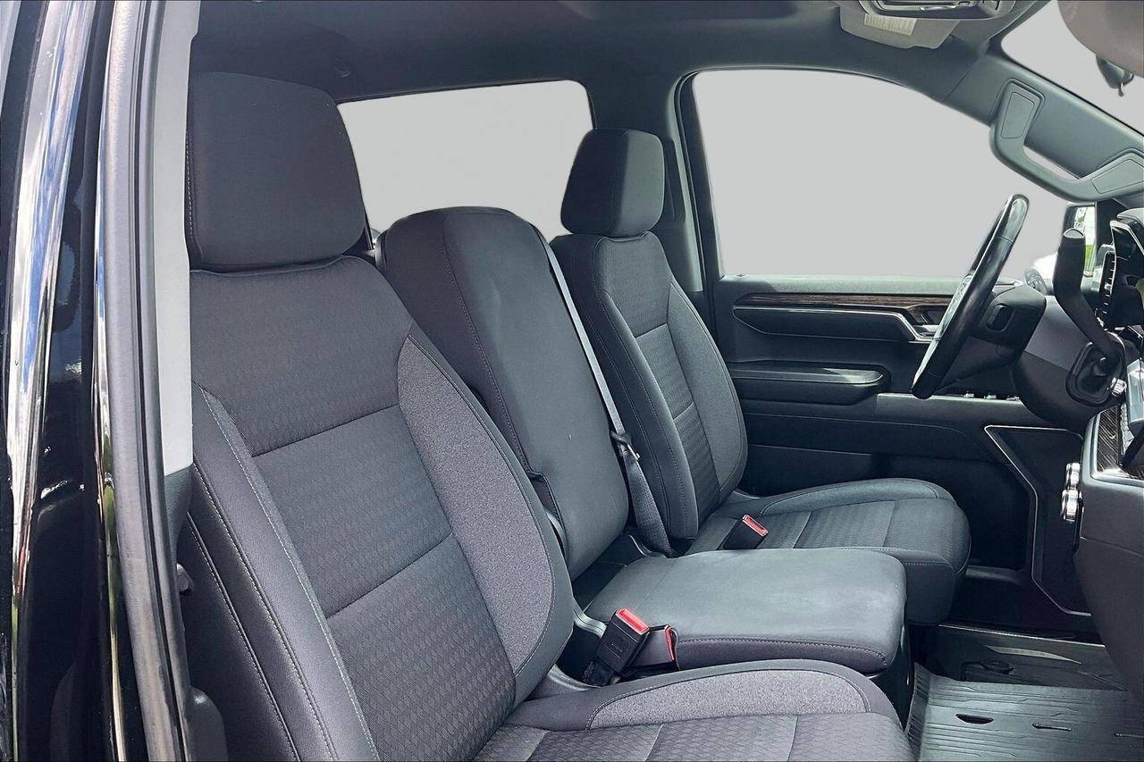 2022 GMC Sierra 1500 ELEVATION 4WD   CLEAN CARFAX   1 OWNER   BEDLINER Photo