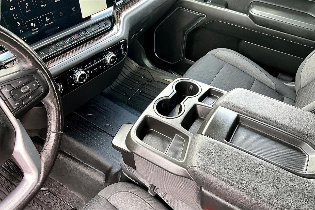 2022 GMC Sierra 1500 ELEVATION 4WD   CLEAN CARFAX   1 OWNER   BEDLINER Photo