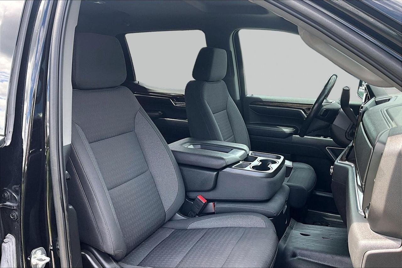 2022 GMC Sierra 1500 ELEVATION 4WD   CLEAN CARFAX   1 OWNER   BEDLINER Photo