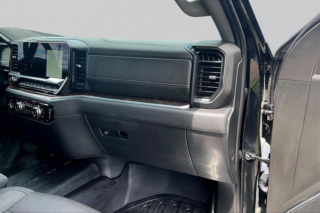 2022 GMC Sierra 1500 ELEVATION 4WD   CLEAN CARFAX   1 OWNER   BEDLINER Photo