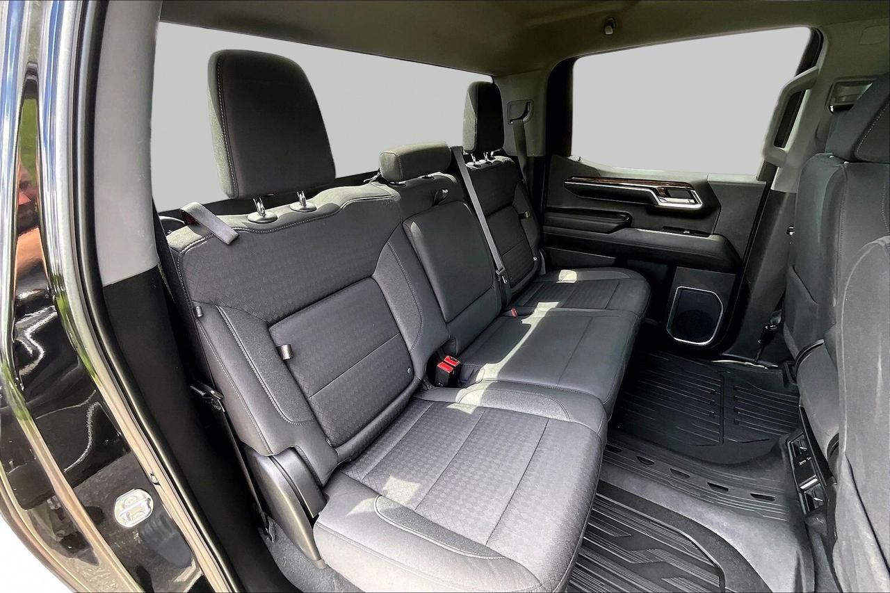 2022 GMC Sierra 1500 ELEVATION 4WD   CLEAN CARFAX   1 OWNER   BEDLINER Photo