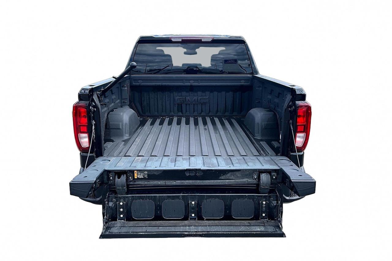 2022 GMC Sierra 1500 ELEVATION 4WD   CLEAN CARFAX   1 OWNER   BEDLINER Photo