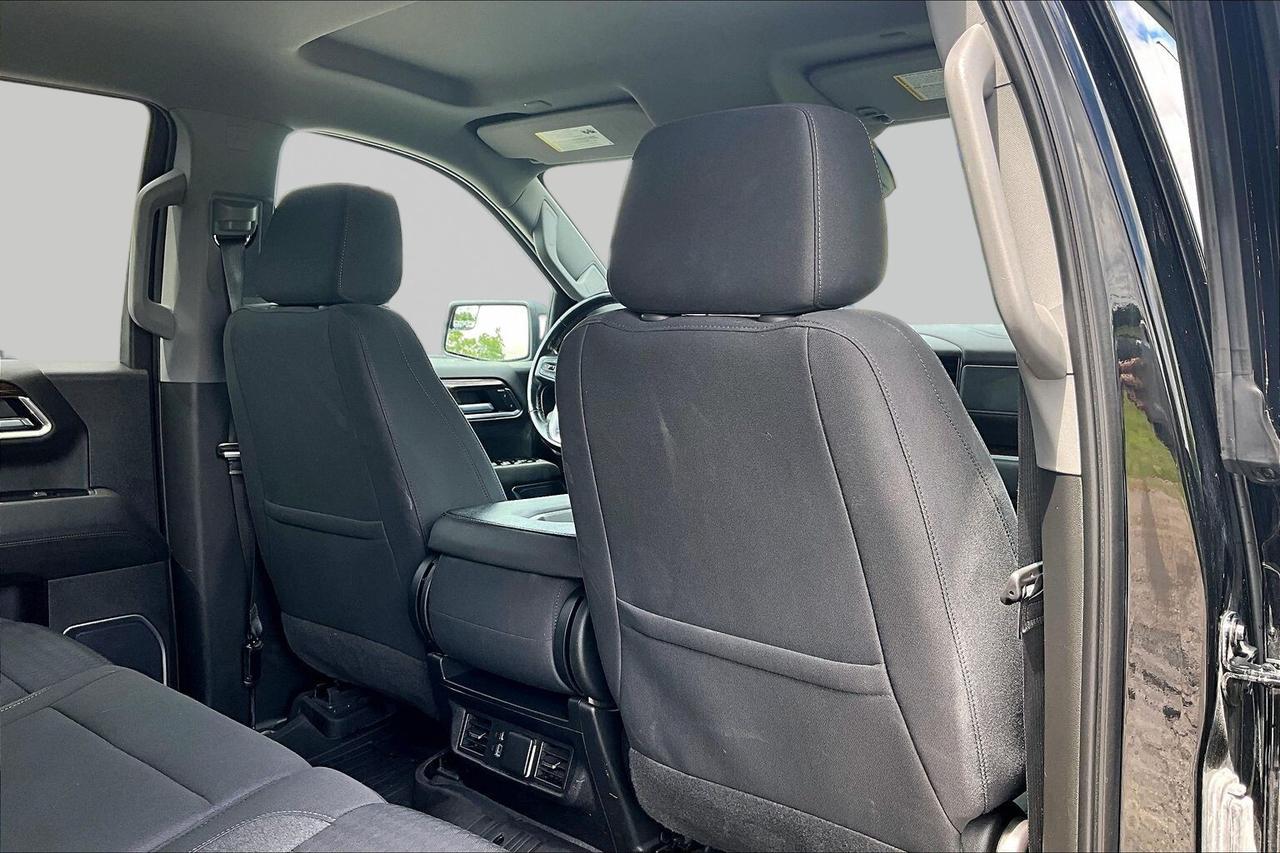 2022 GMC Sierra 1500 ELEVATION 4WD   CLEAN CARFAX   1 OWNER   BEDLINER Photo